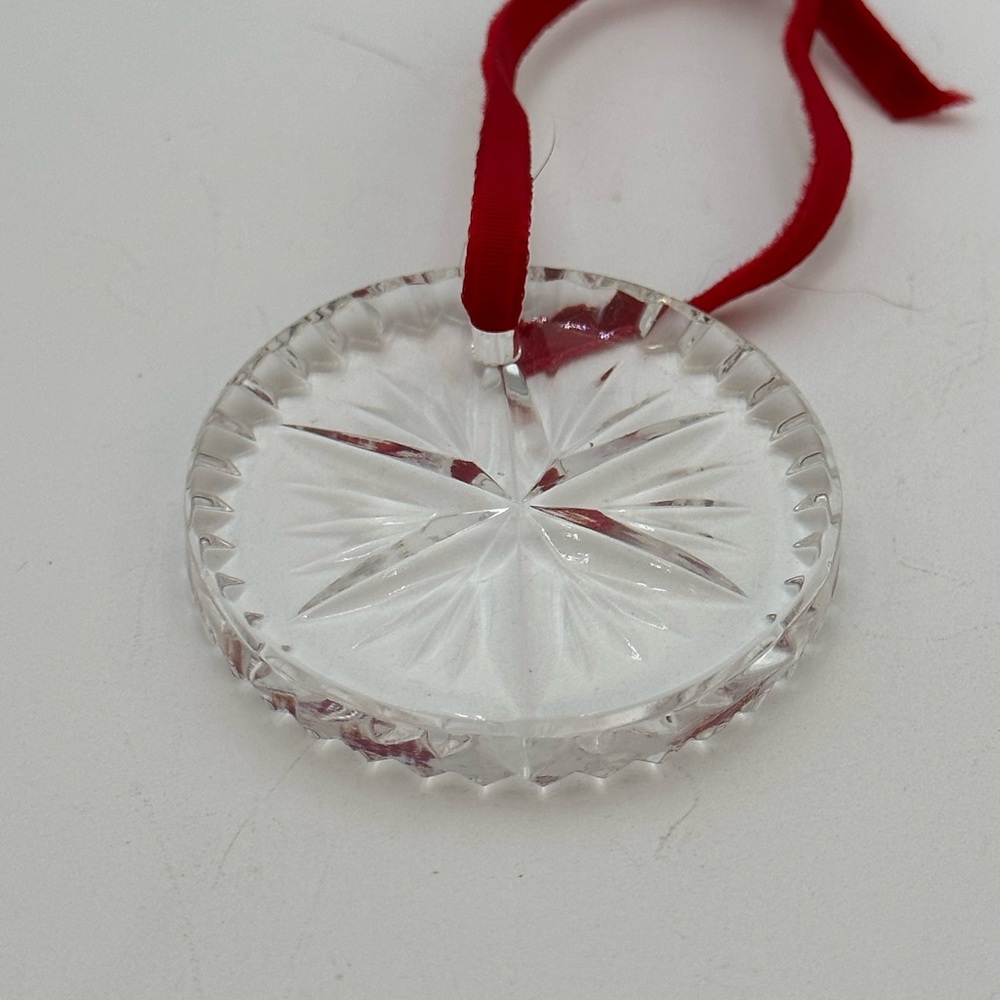 WATERFORD ROUND SNOWFLAKE ORNAMENT. - Picture 5 of 12